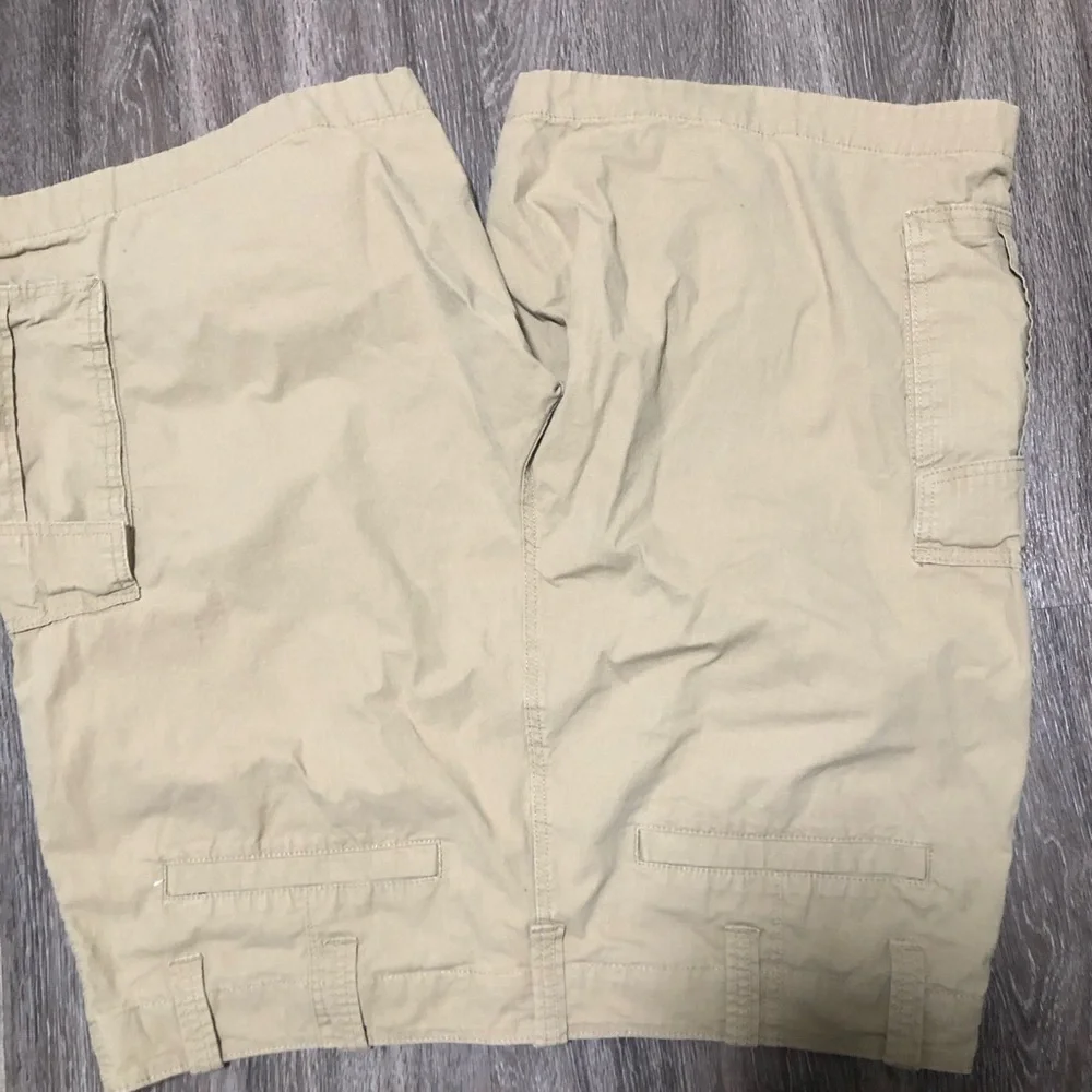 Nautica Men's Size 42 Tan Khaki Stretch Cargo Shorts